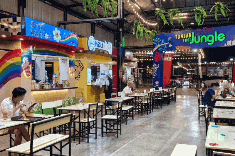 รีวิว ต้นสัก ฟู้ดจังเกิล” ไนท์ฟู้ดโซนใหม่ย่านนนทบุรี ที่สายกินดึกต้องแวะ!