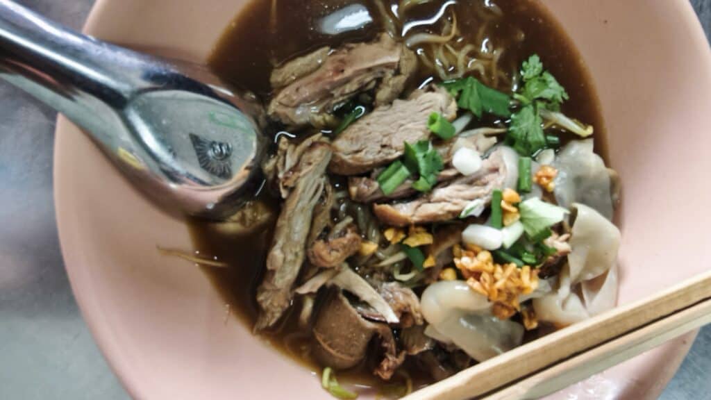 ก๋วยเตี๋ยวเป็ดตุ๋น ร้านก๋วยเตี๋ยวเป็ดเจ้าเก่าจุฬา 18
