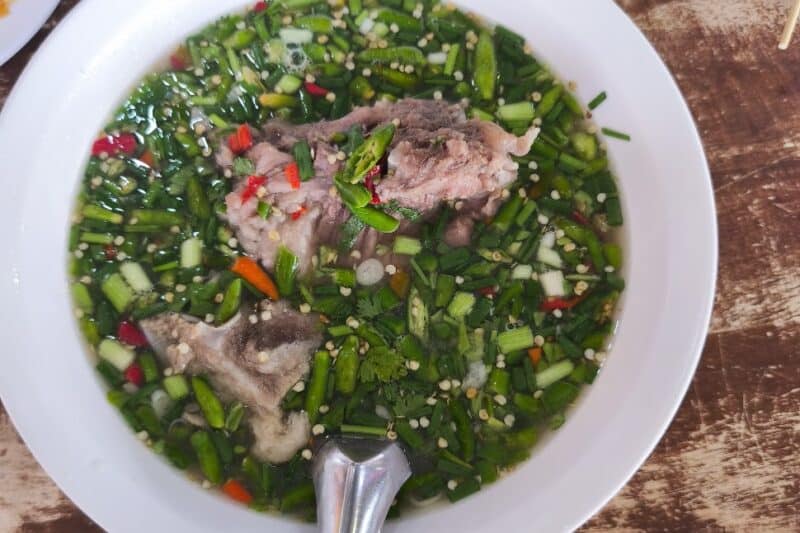 ก๋วยเตี๋ยวต้มยำนายเอก ชัยพฤกษ์: ที่ไม่ได้มีดีแค่ต้มยำ แต่เล้งแซ่บจนต้องร้องขอชีวิต!
