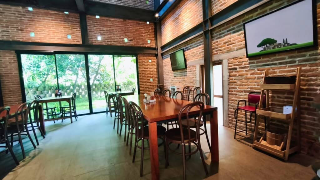เก๊าไม้ล้านนา คาเฟ่โรงบ่ม สันป่าตอง เชียงใหม่