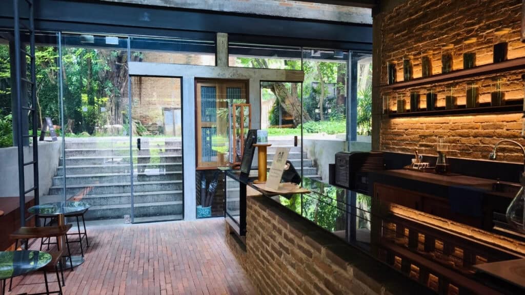 เก๊าไม้ล้านนา คาเฟ่โรงบ่ม สันป่าตอง เชียงใหม่